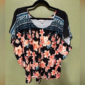 White Birch 3X Floral Black Top‎